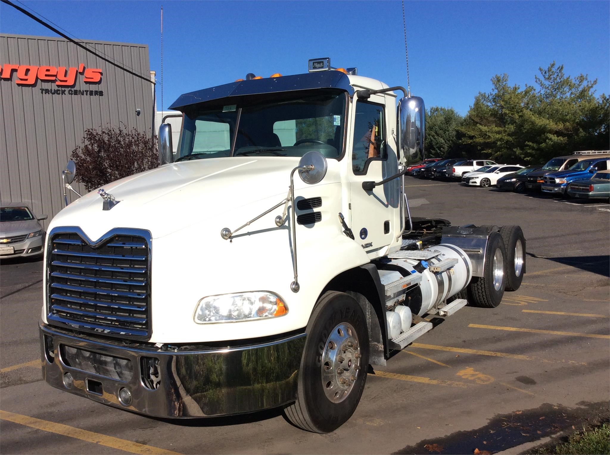 2017 MACK PINNACLE CXU613 - Bergey