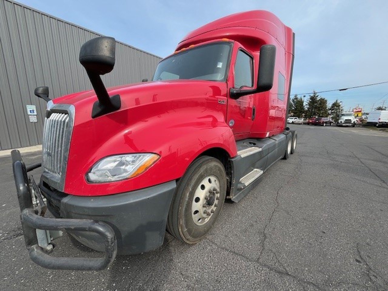 2020 INTERNATIONAL LT625 - image 1 of 6