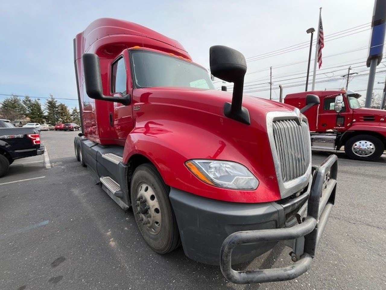2020 INTERNATIONAL LT625 - image 2 of 6