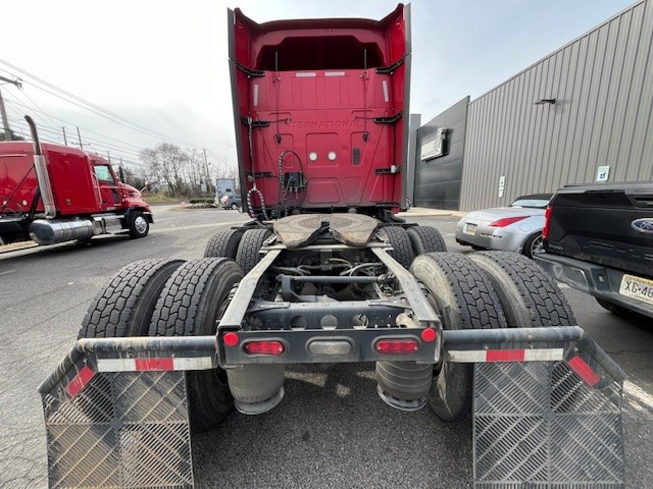 2020 INTERNATIONAL LT625 - image 3 of 6