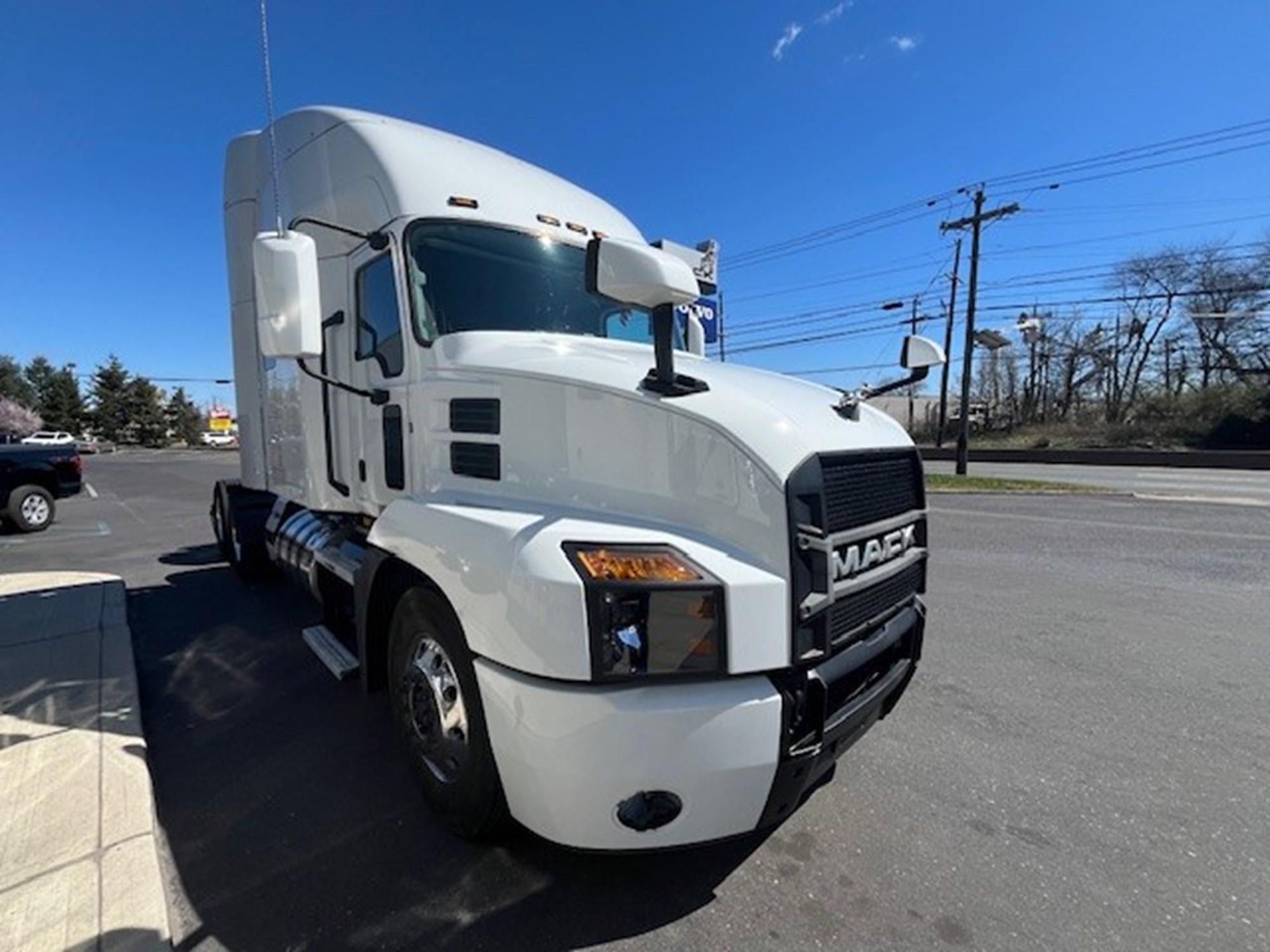 Used Truck Inventory - 1001662 02 - 30