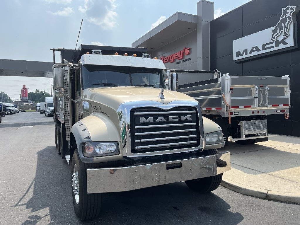 Mack Trucks Inventory - 1001813 06 2 - 91