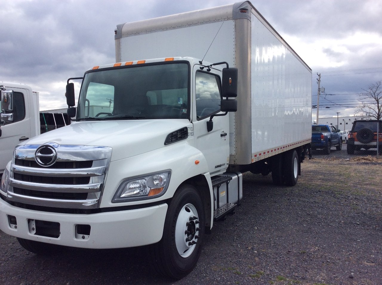 Used Truck Inventory - 1001836 01 2 - 70