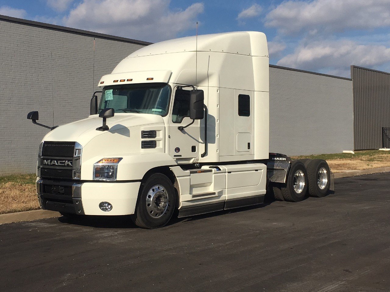 Mack Trucks Inventory - 1002116 02 - 59