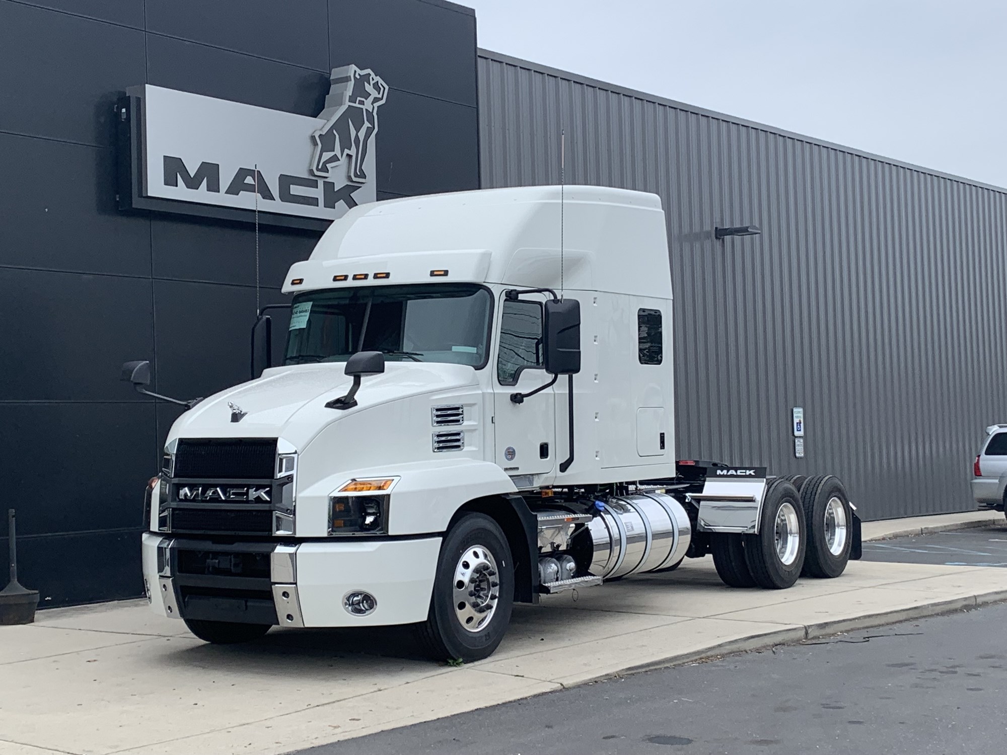 Mack Trucks Inventory - 1002690 01 - 3
