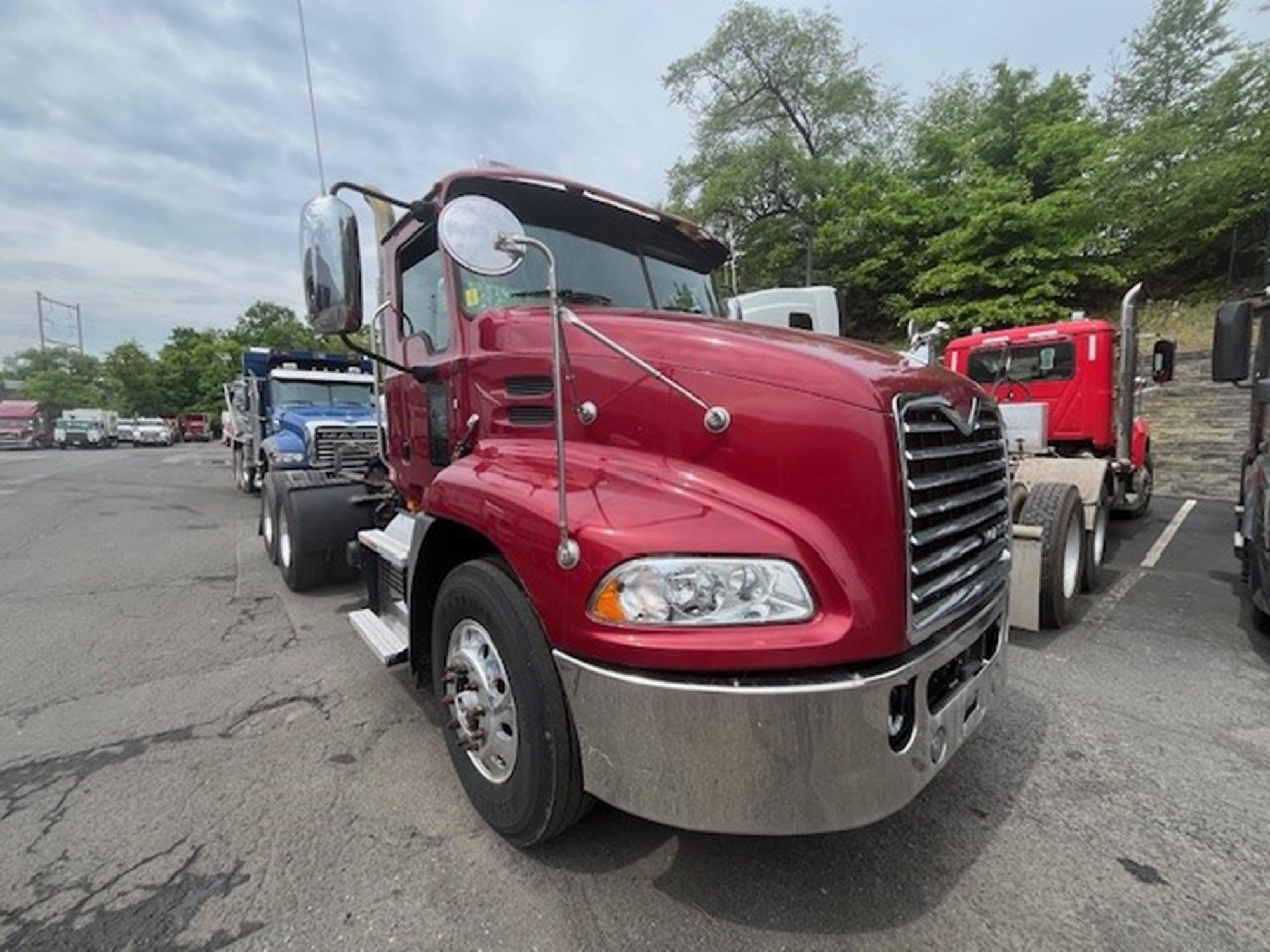Mack Trucks Inventory - 1001909 02 - 27