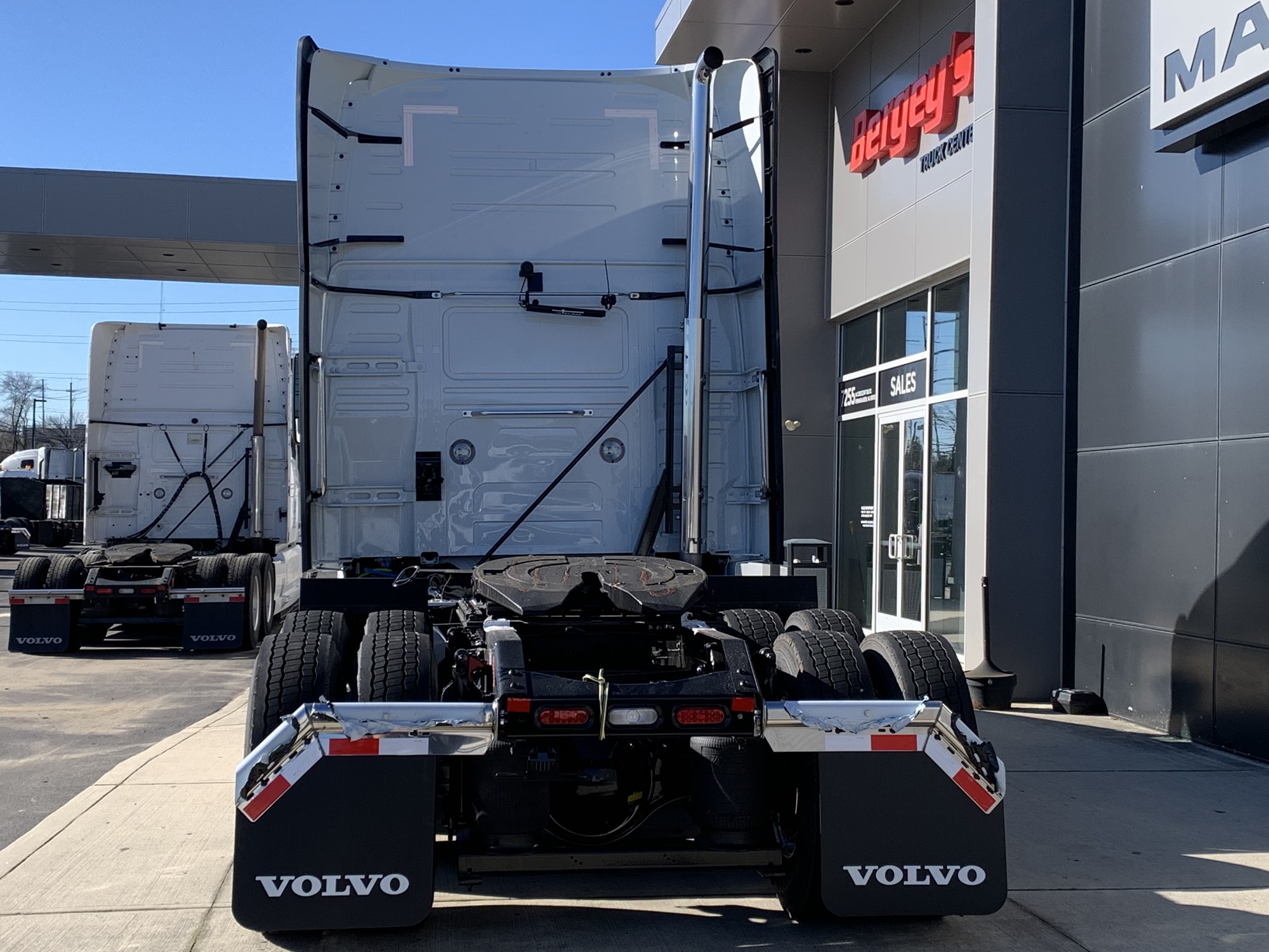 Volvo Trucks Inventory - 1002388 03 - 42