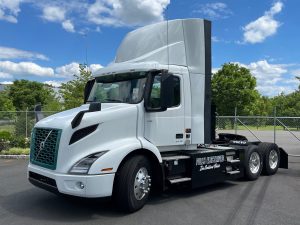2023 VOLVO VNRE62T300 1002443-01