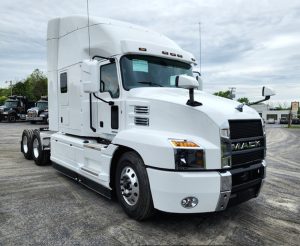 2025 Mack Anthem 1003895-01