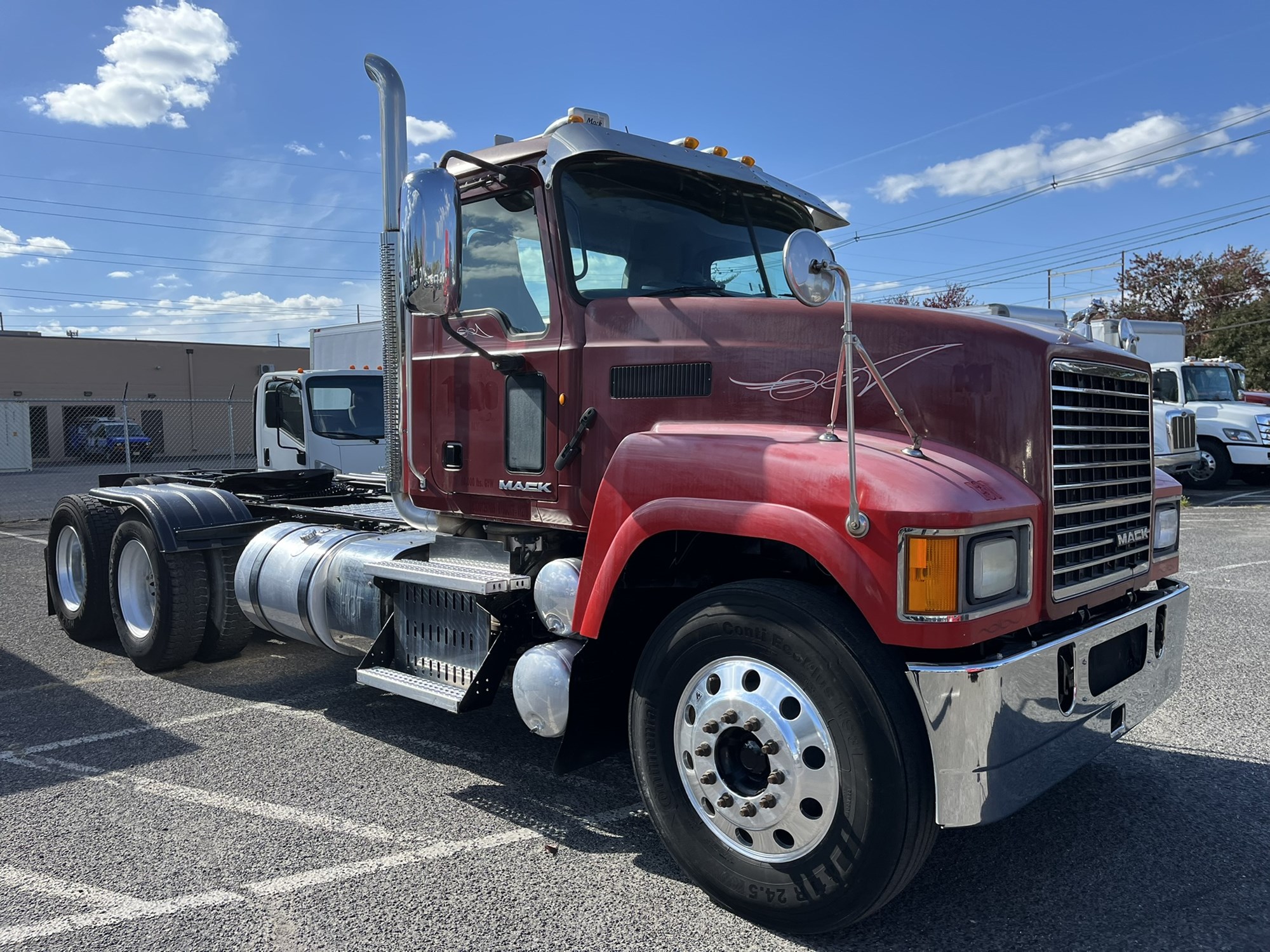 2013 Mack CHU613 - image 2 of 6