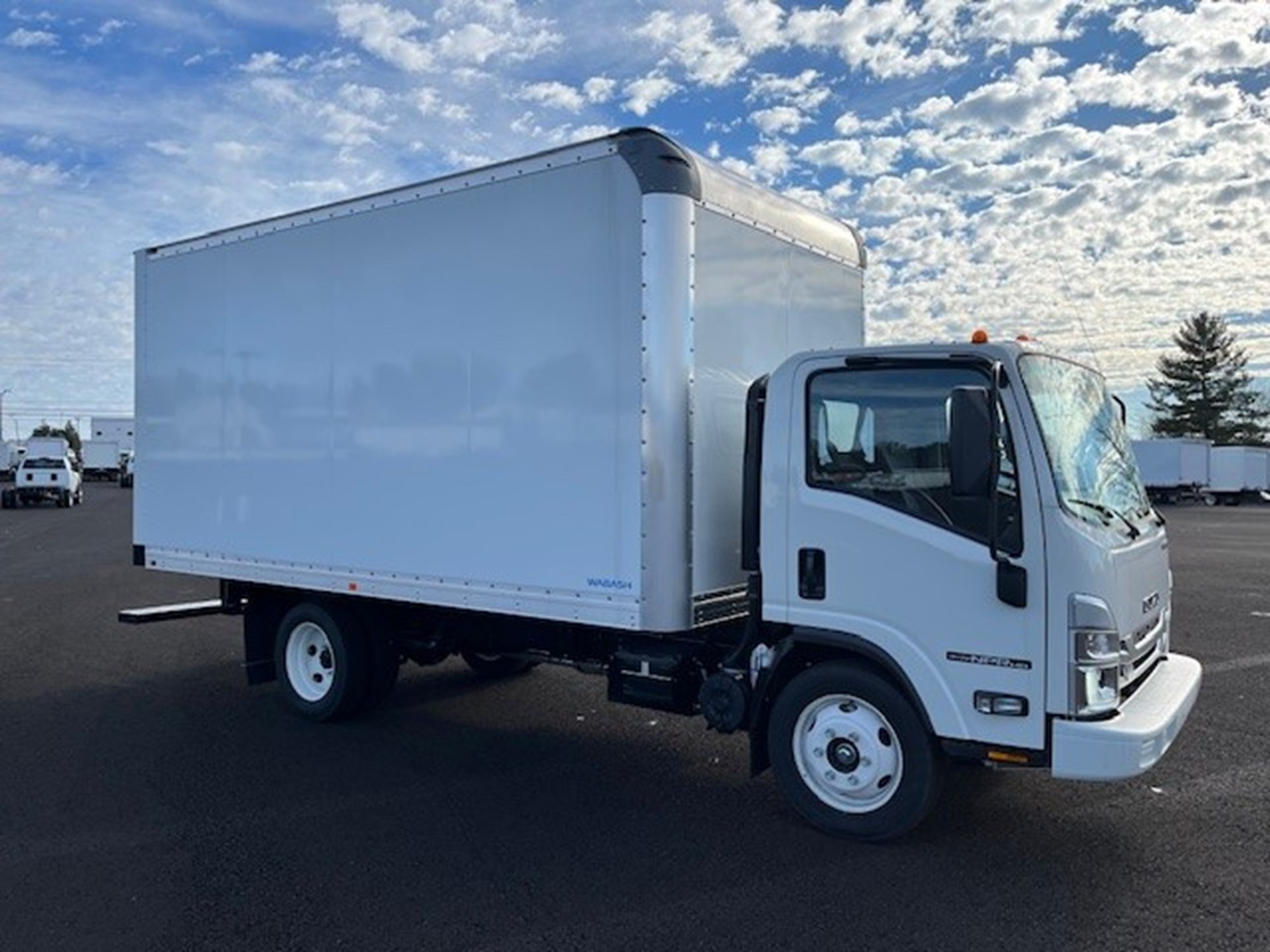 2025 ISUZU NPR HD GAS - image 3 of 5