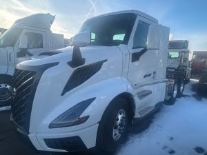 2025 VOLVO New VNL64T300 1065347-01