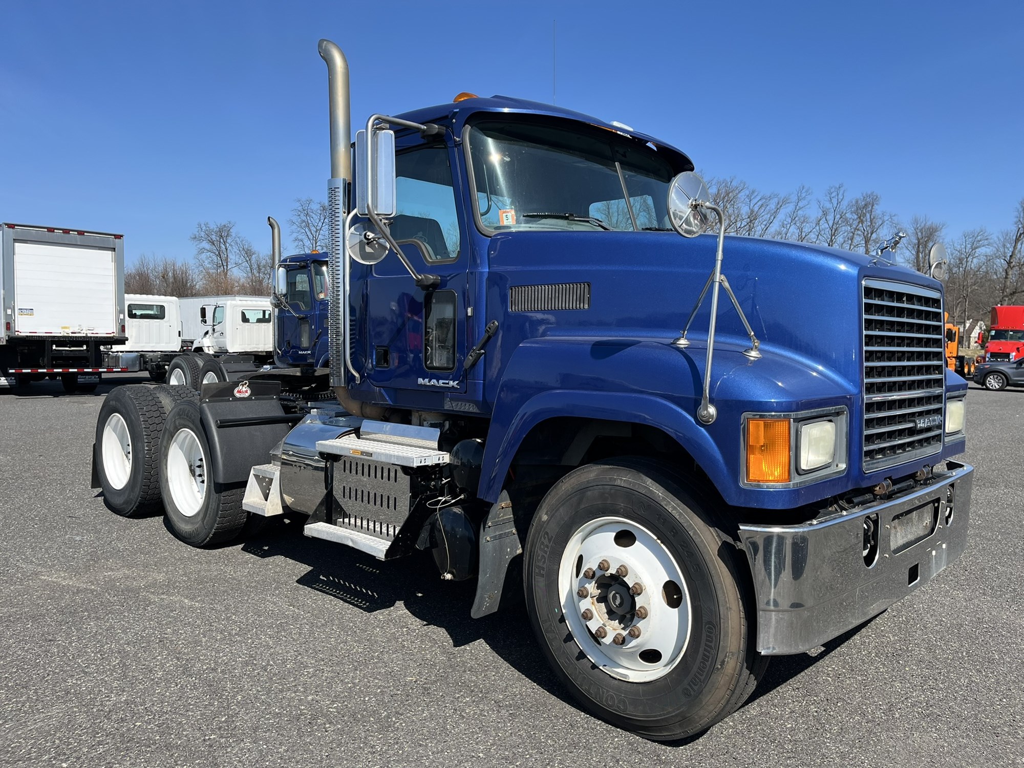 2016 MACK CHU613 - image 2 of 6