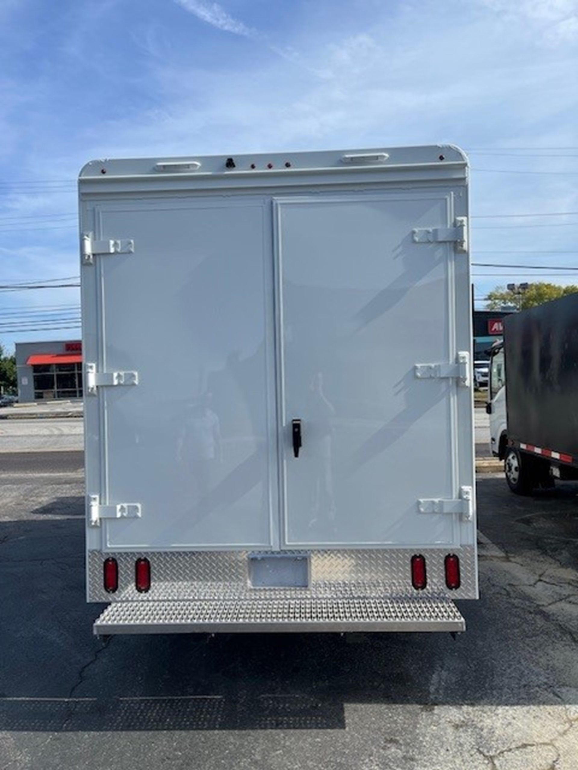 2024 ISUZU NPR HD GAS - image 3 of 5