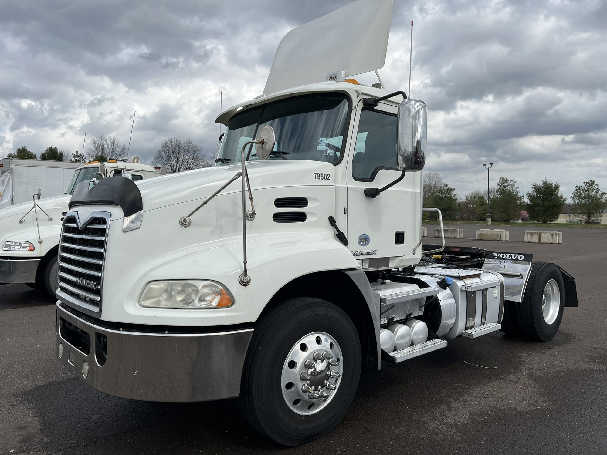 2018 MACK CXU612 - image 1 of 6