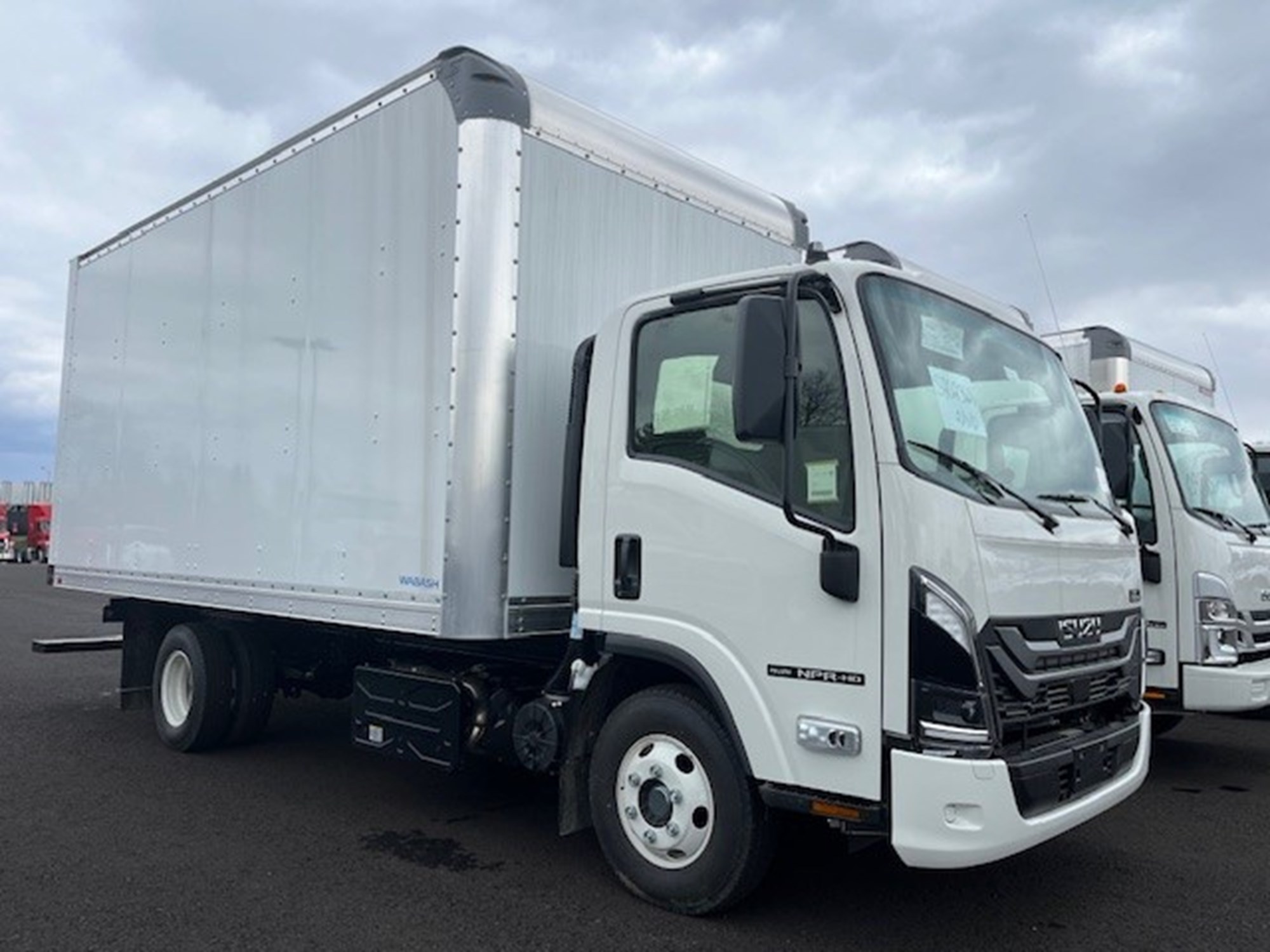 2025 ISUZU NPR HD - image 2 of 3