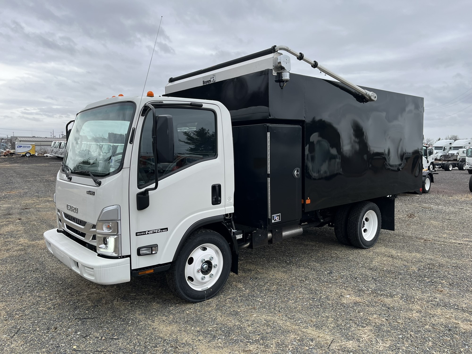 2024 ISUZU NPR HD - image 2 of 6