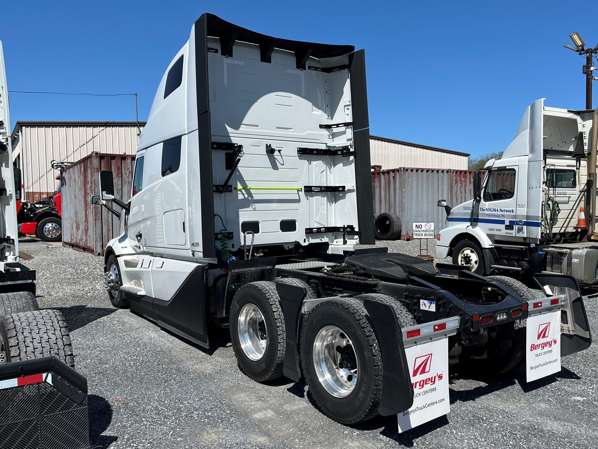 2025 Volvo NEW VNL64T860 - image 4 of 6