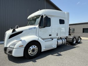 2025 VOLVO VNL64T740 1002895-01