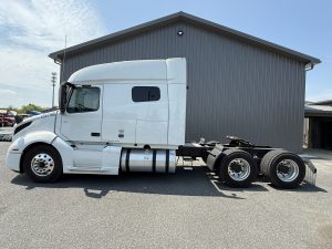 2025 VOLVO VNL64T740 1002895-01
