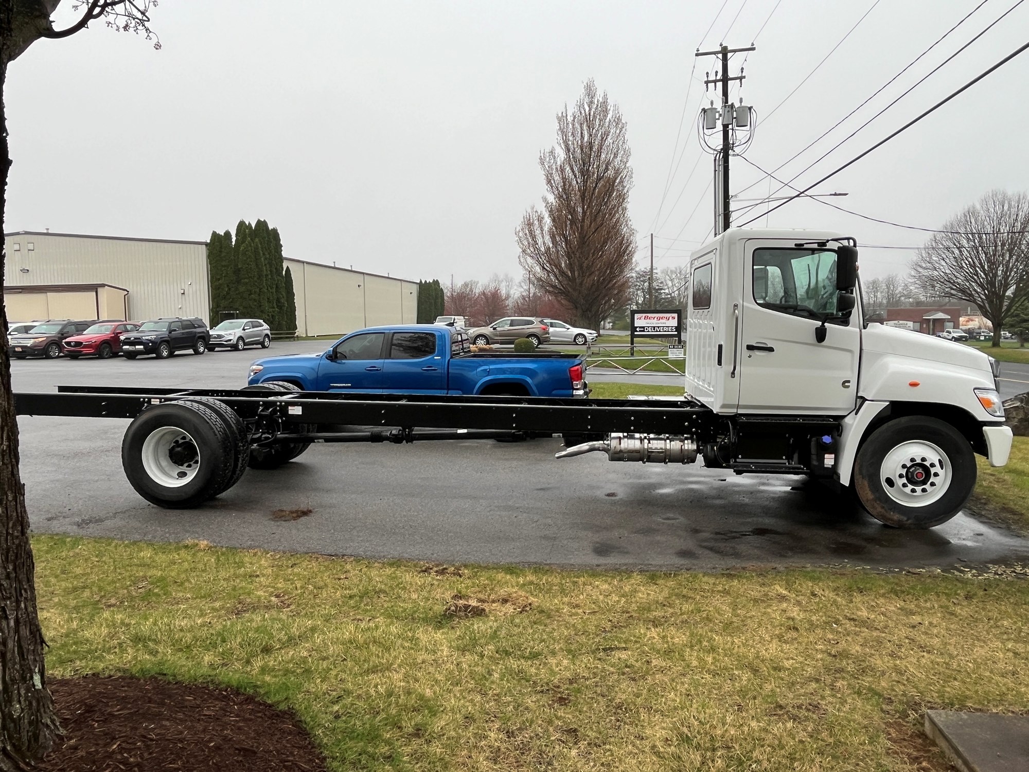 2026 HINO L6 - image 4 of 6