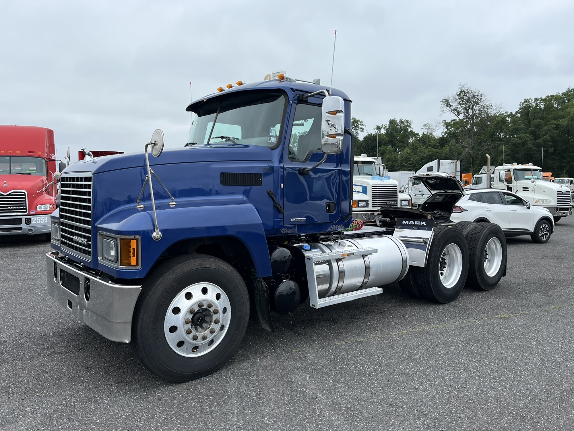 2019 MACK PI64T - image 1 of 6