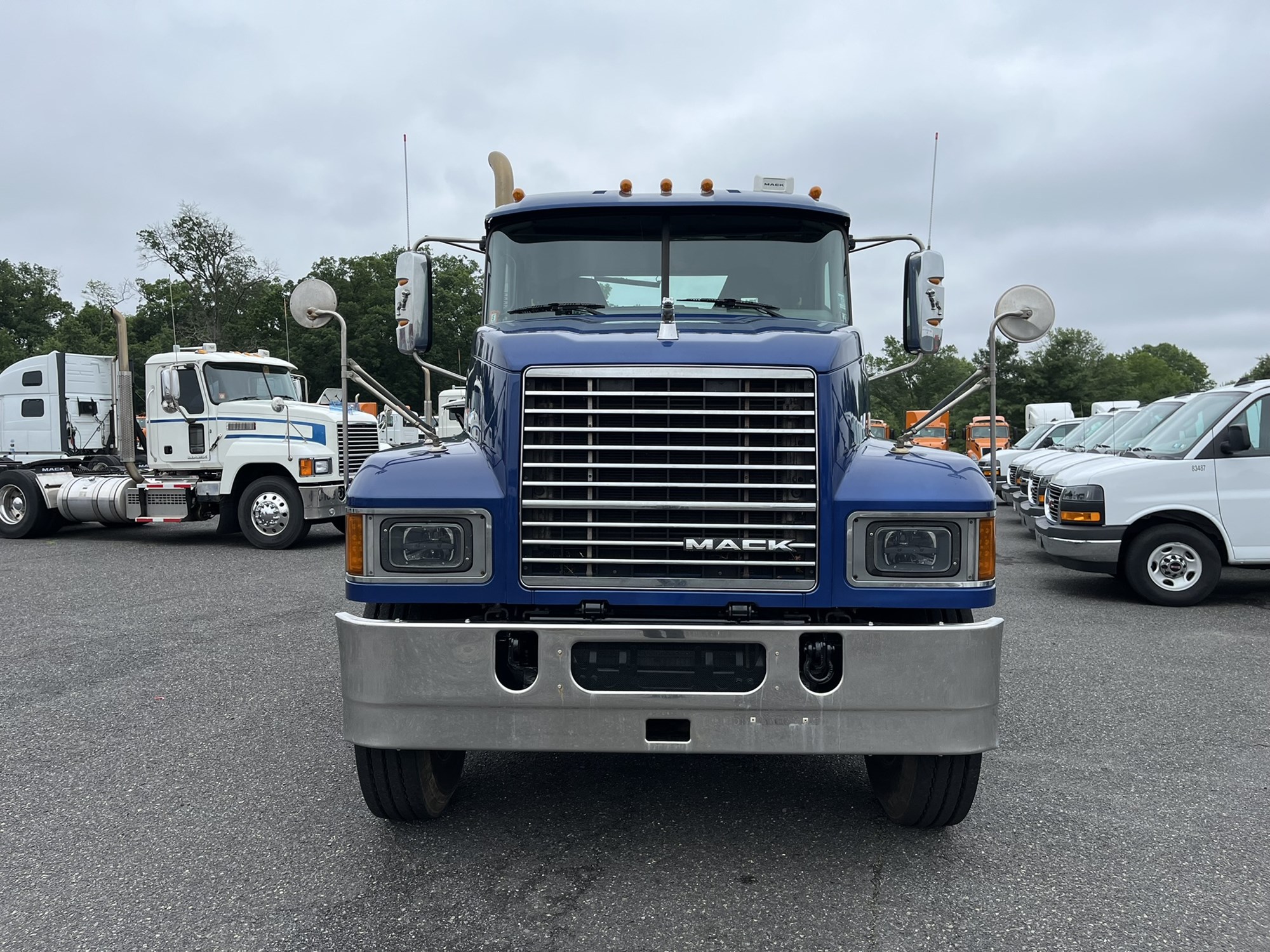 2019 MACK PI64T - image 2 of 6