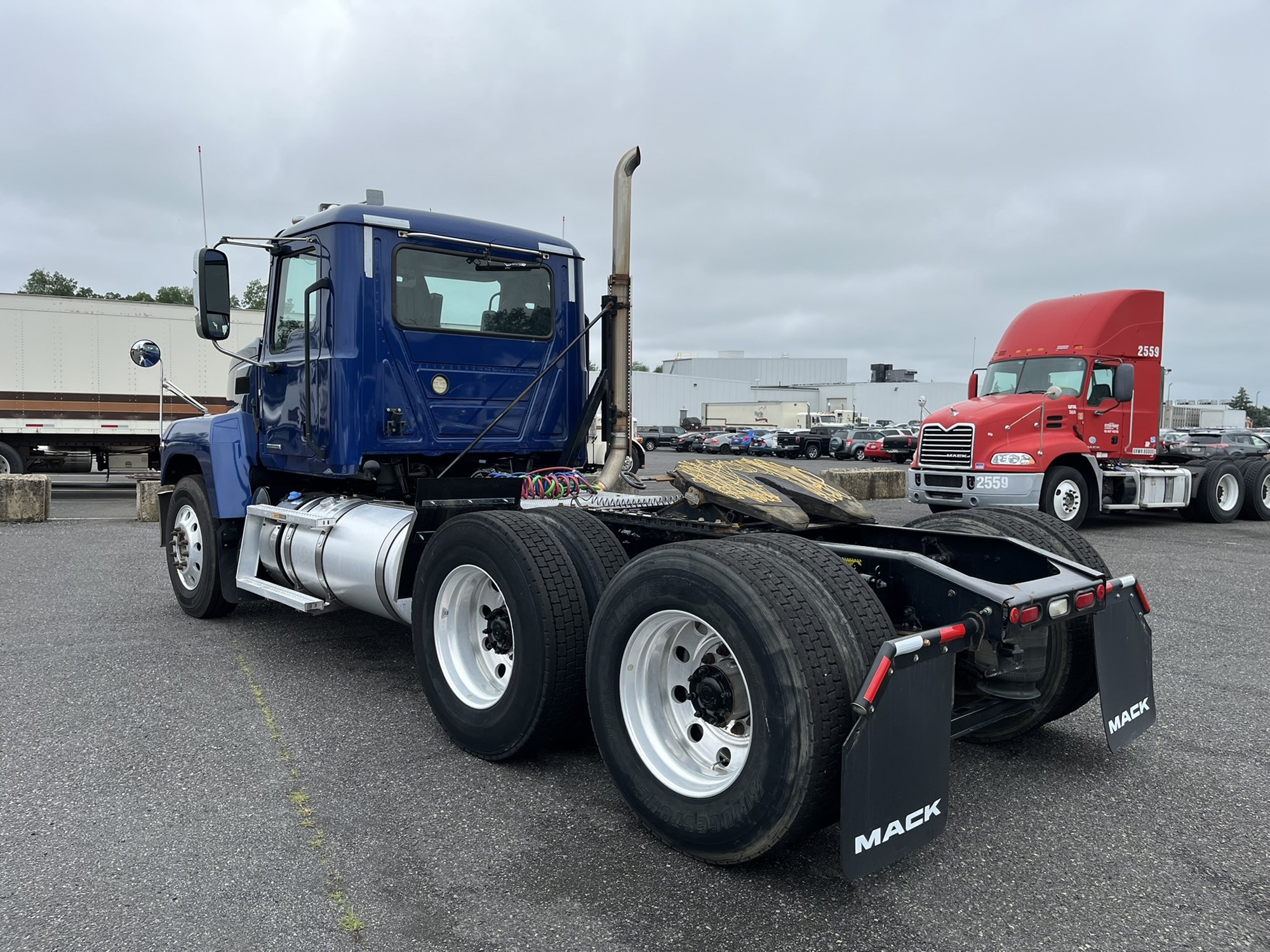 2019 MACK PI64T - image 6 of 6