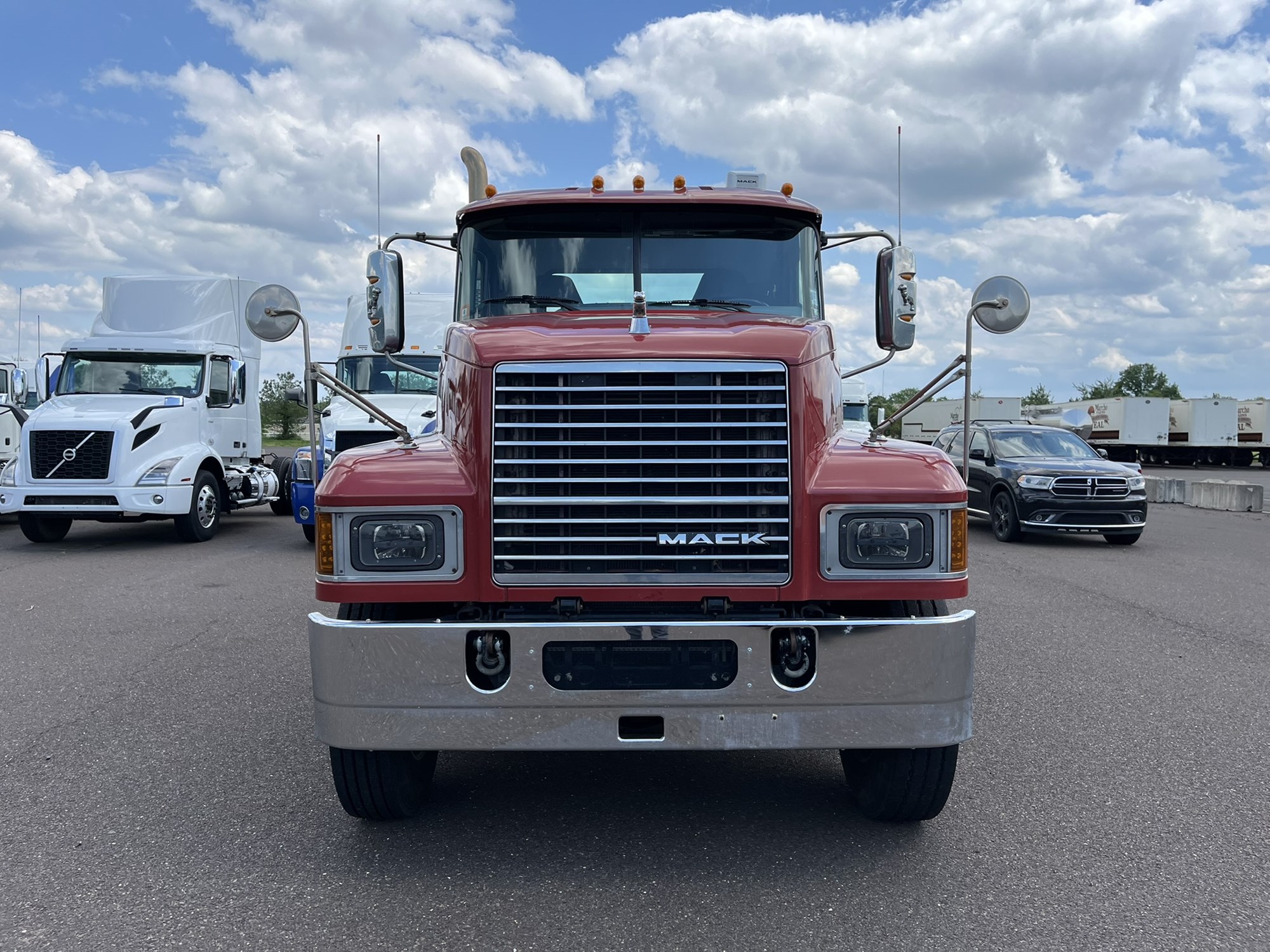 2019 MACK PI64T - image 2 of 6