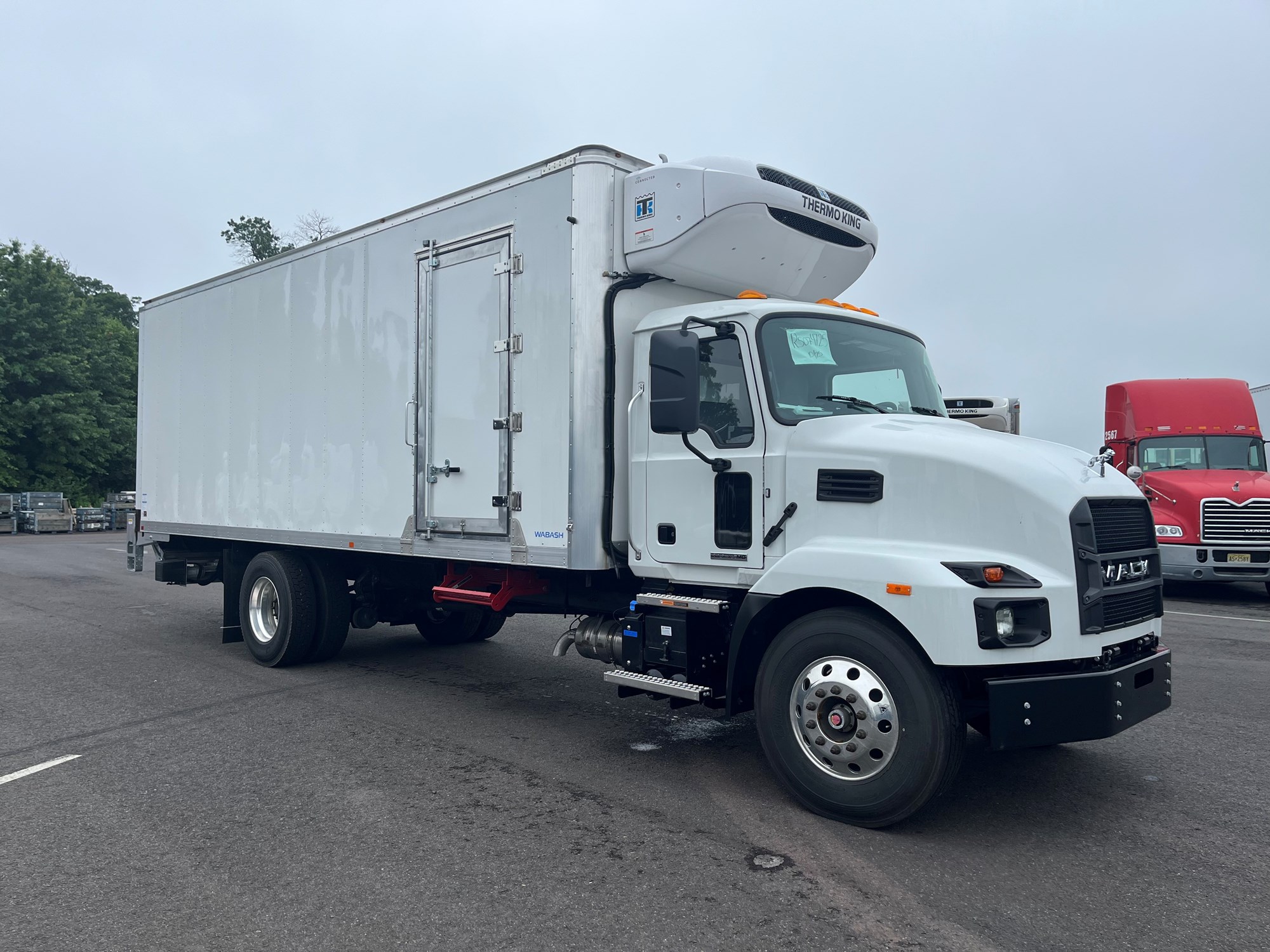 2024 MACK MD7 - image 2 of 5