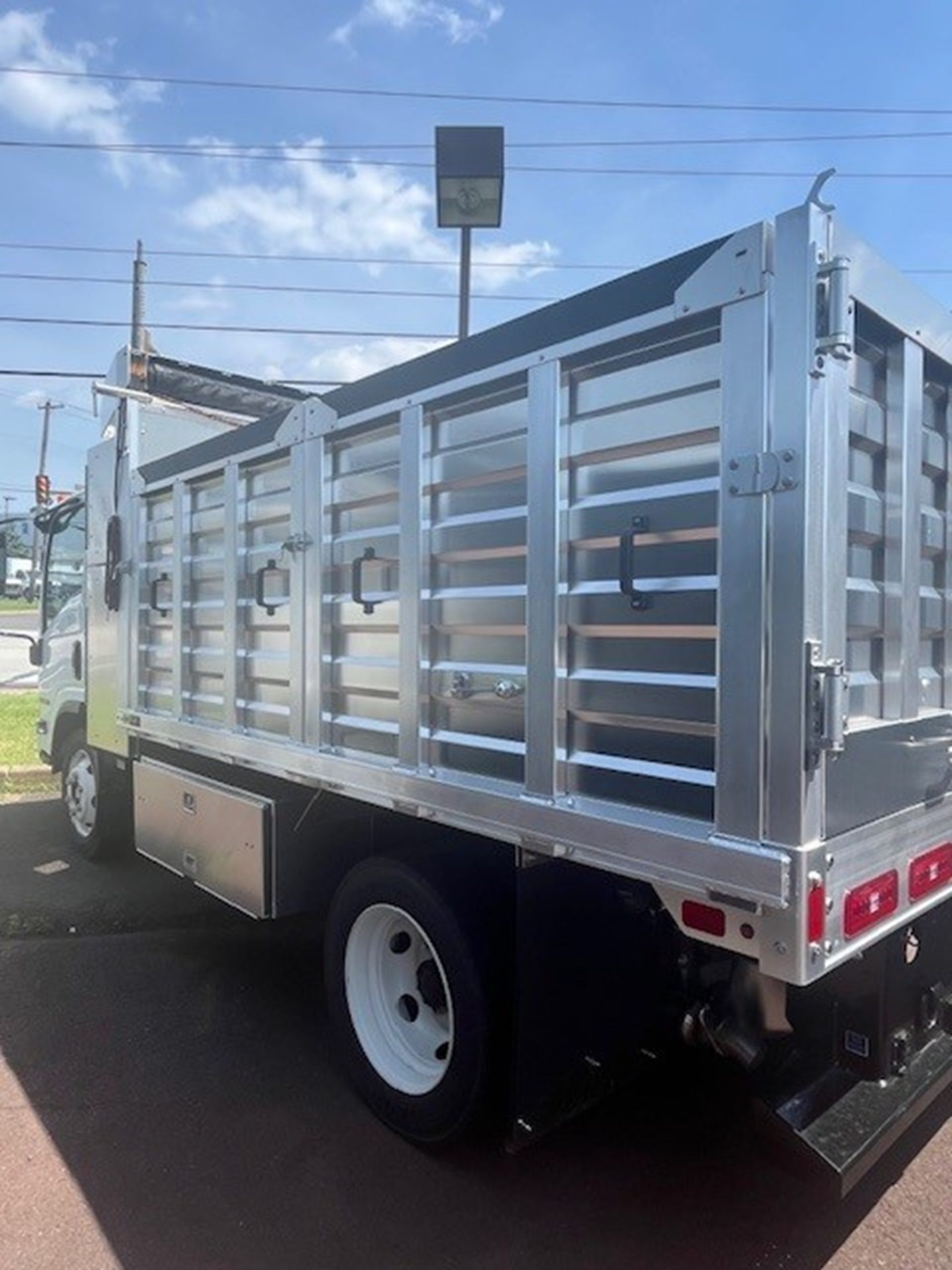 2025 ISUZU NRR GAS - image 6 of 6