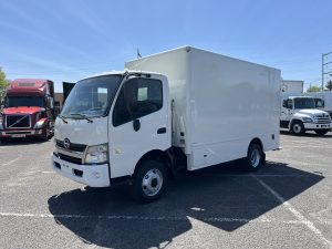 2016 Hino 155 1018151-01