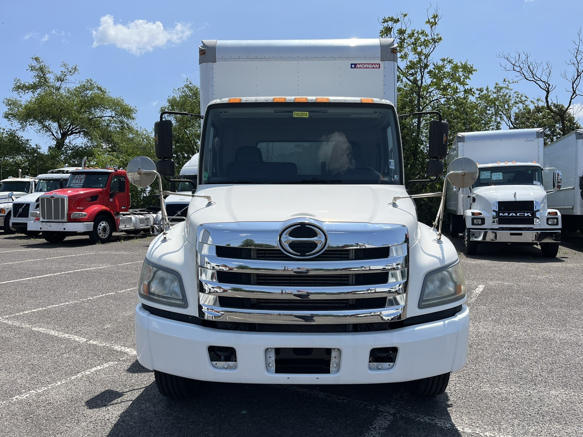 2012 HINO 268 - image 2 of 6