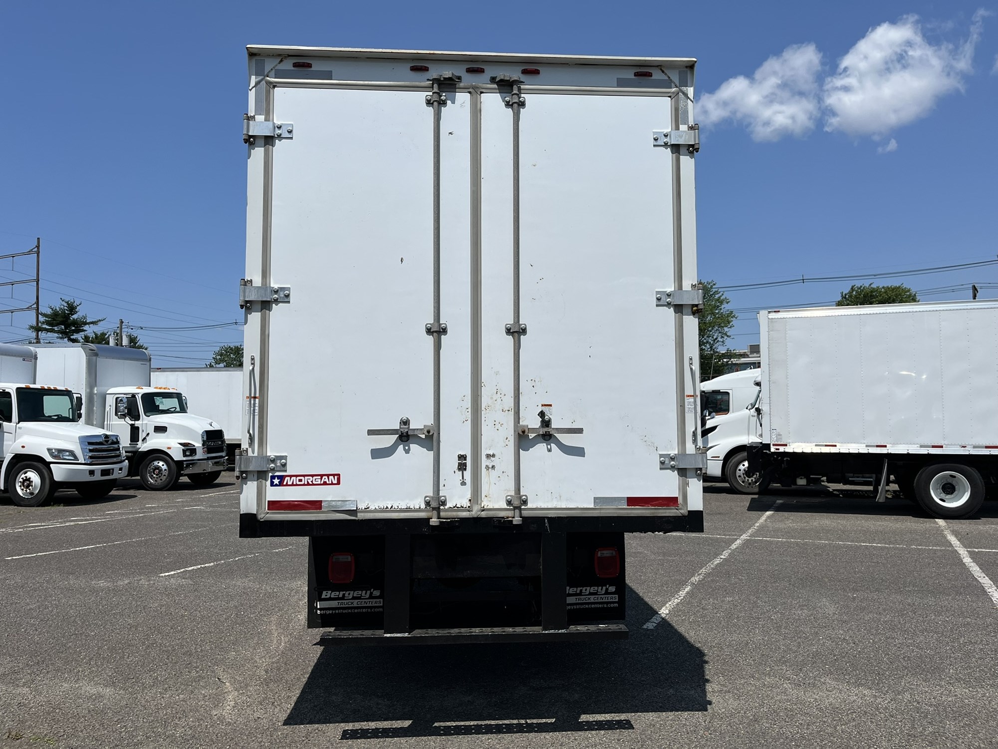 2012 HINO 268 - image 5 of 6