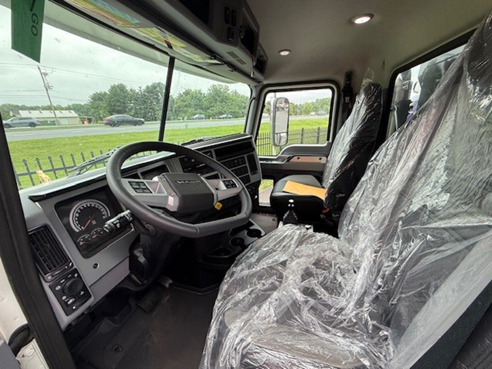 2025 Mack Granite - image 4 of 4