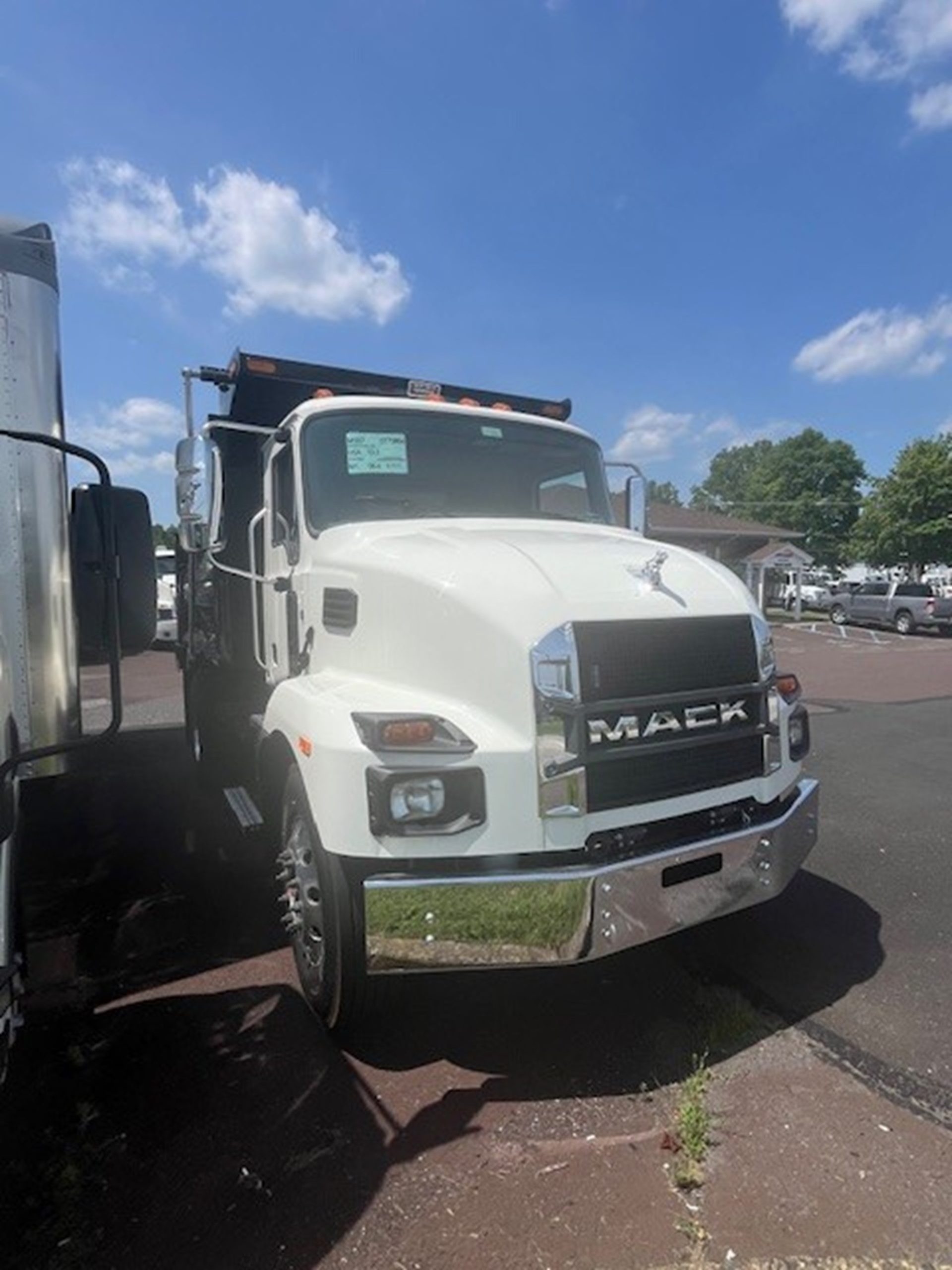 2026 MACK MD742 - image 2 of 5