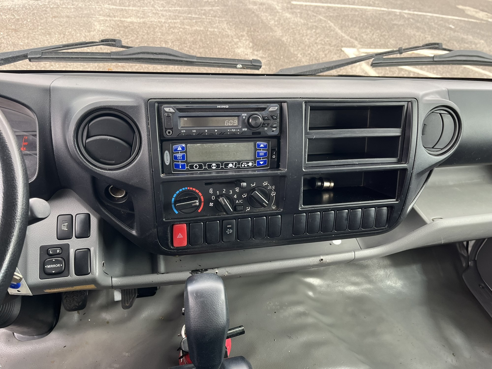 2020 HINO 195 - image 6 of 6