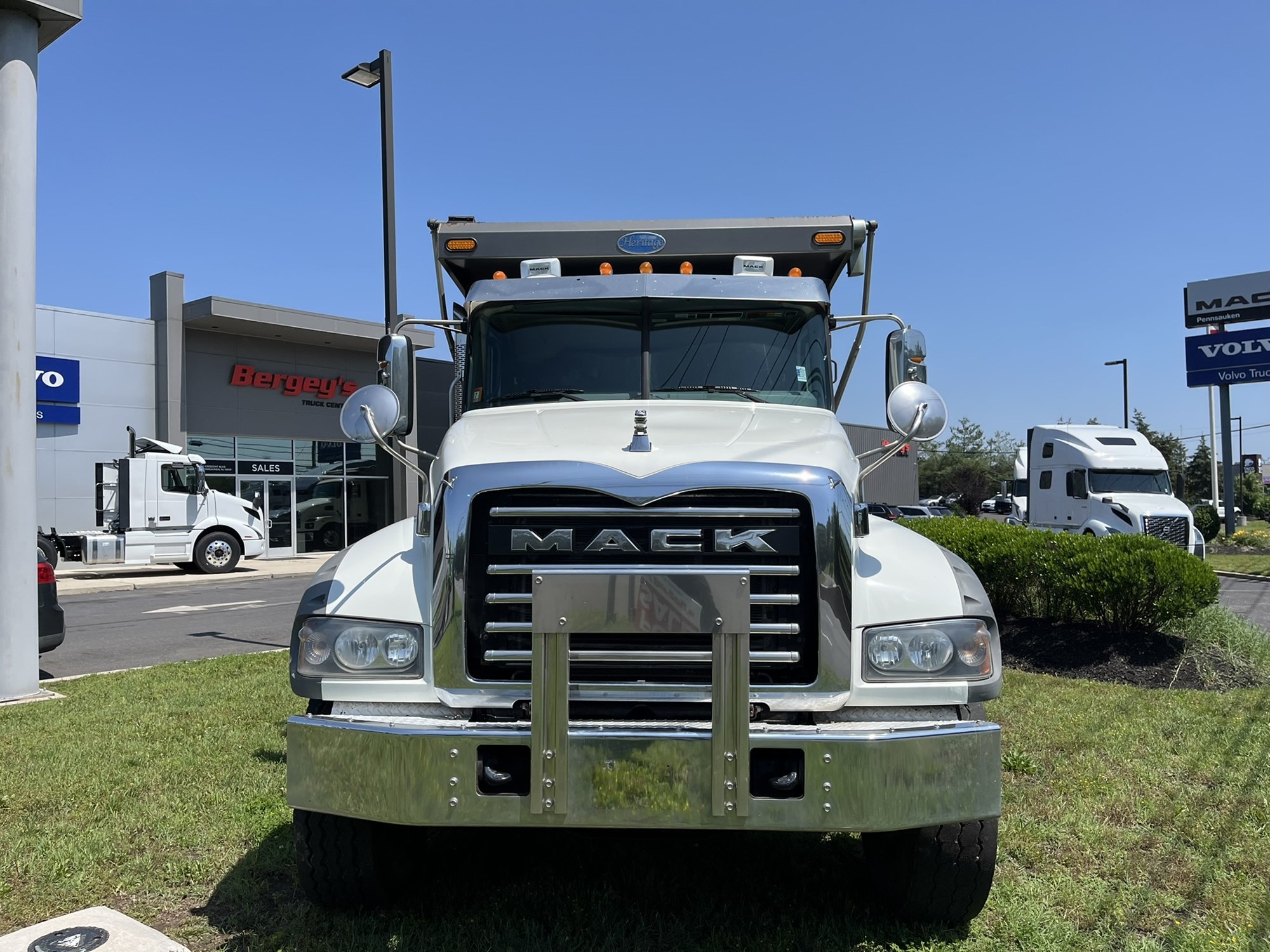 2021 MACK GRANITE - image 2 of 6