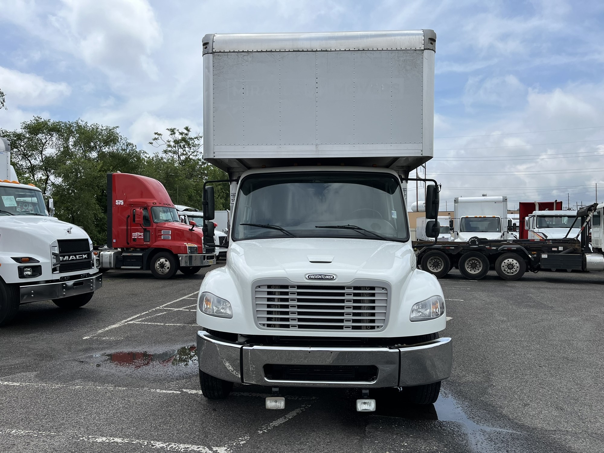 2019 Freightliner M2 - image 2 of 6