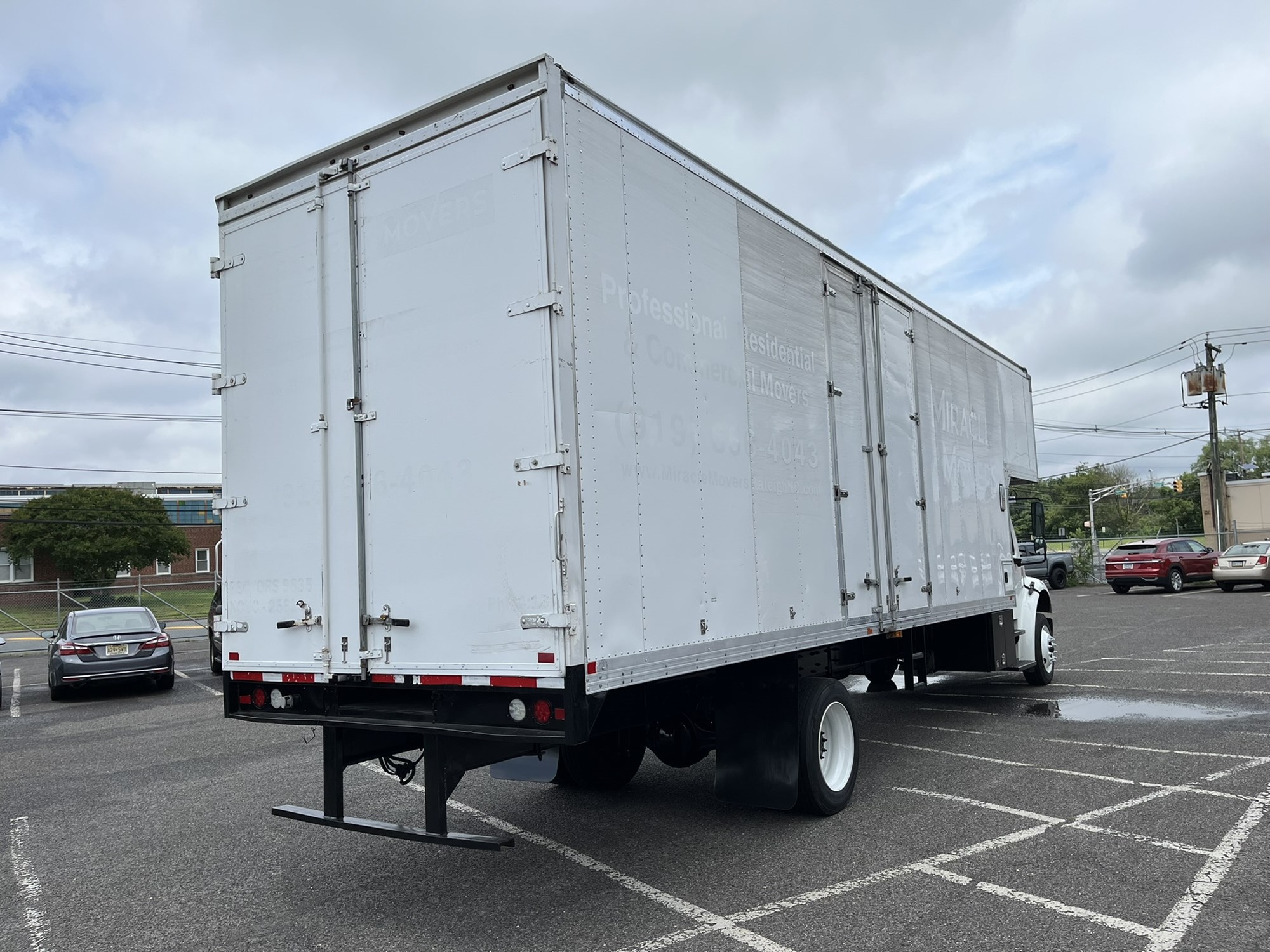 2019 Freightliner M2 - image 4 of 6