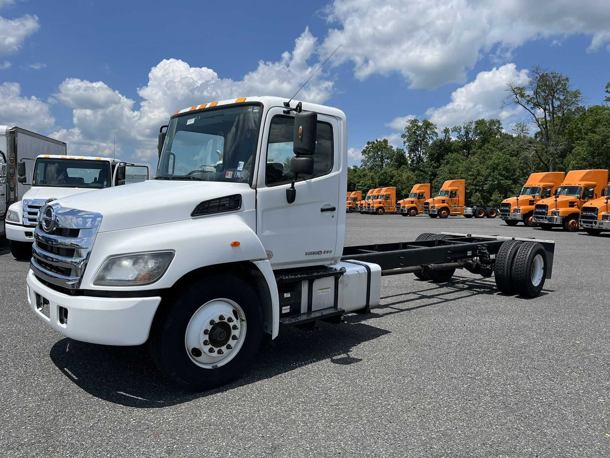 2018 HINO 338 - image 1 of 6