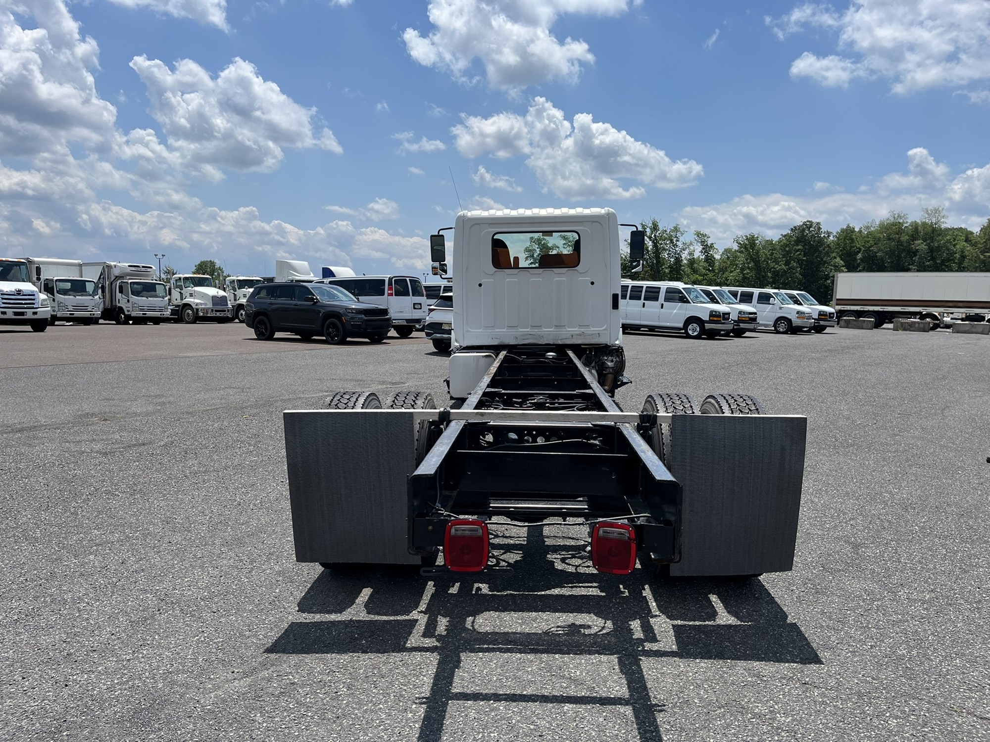 2018 HINO 338 - image 5 of 6