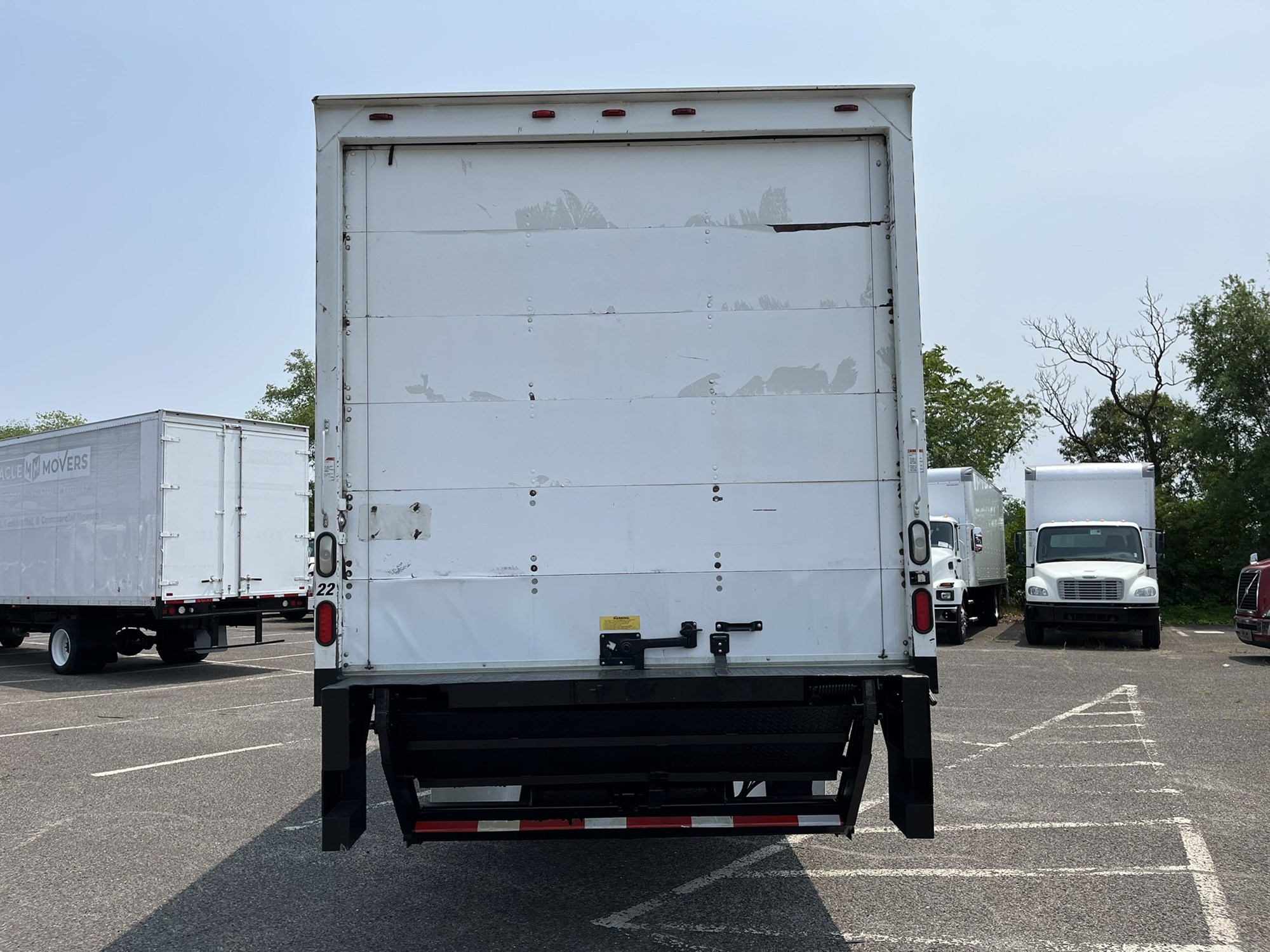 2015 HINO 268A - image 5 of 6