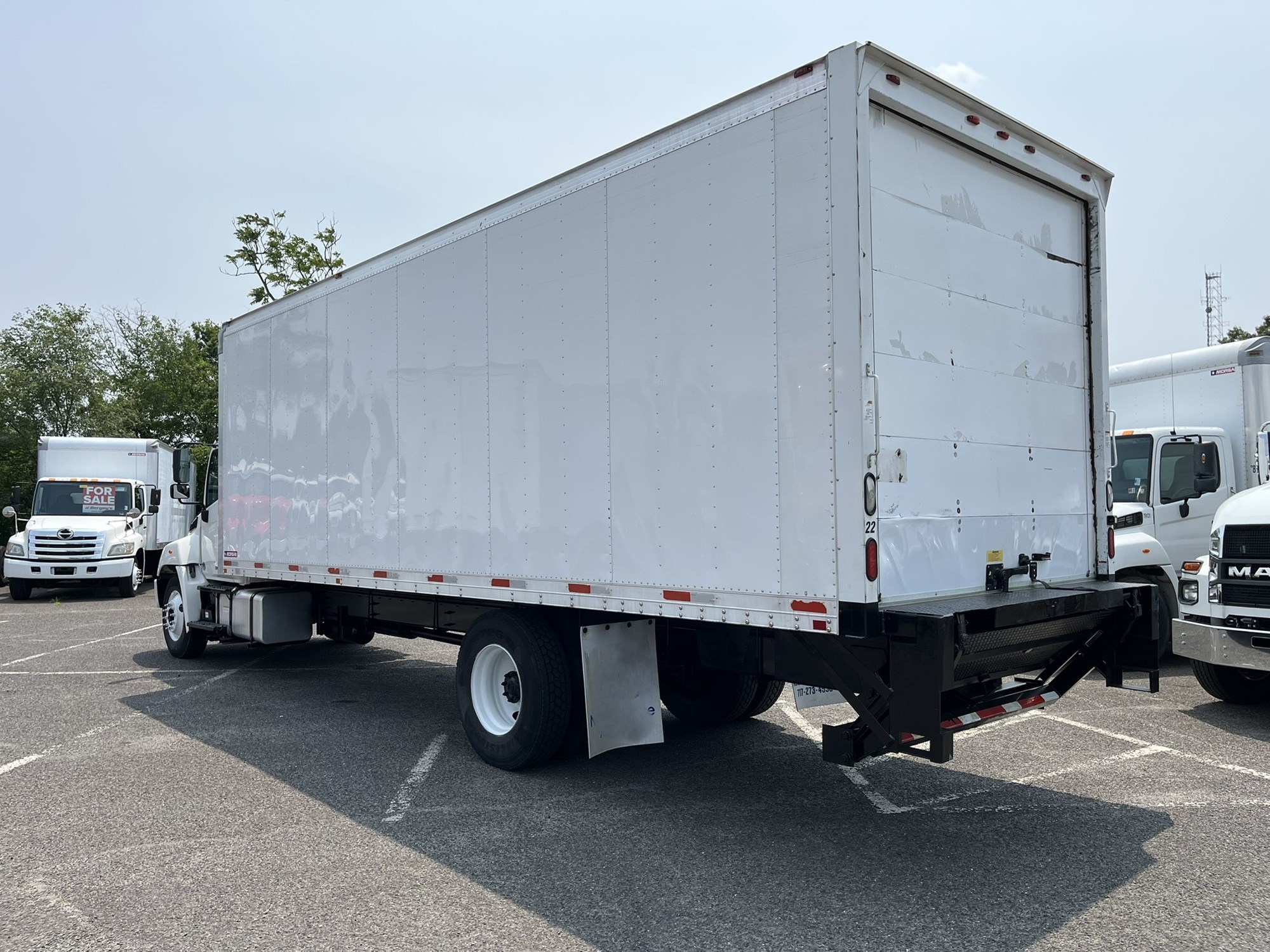 2015 HINO 268A - image 6 of 6
