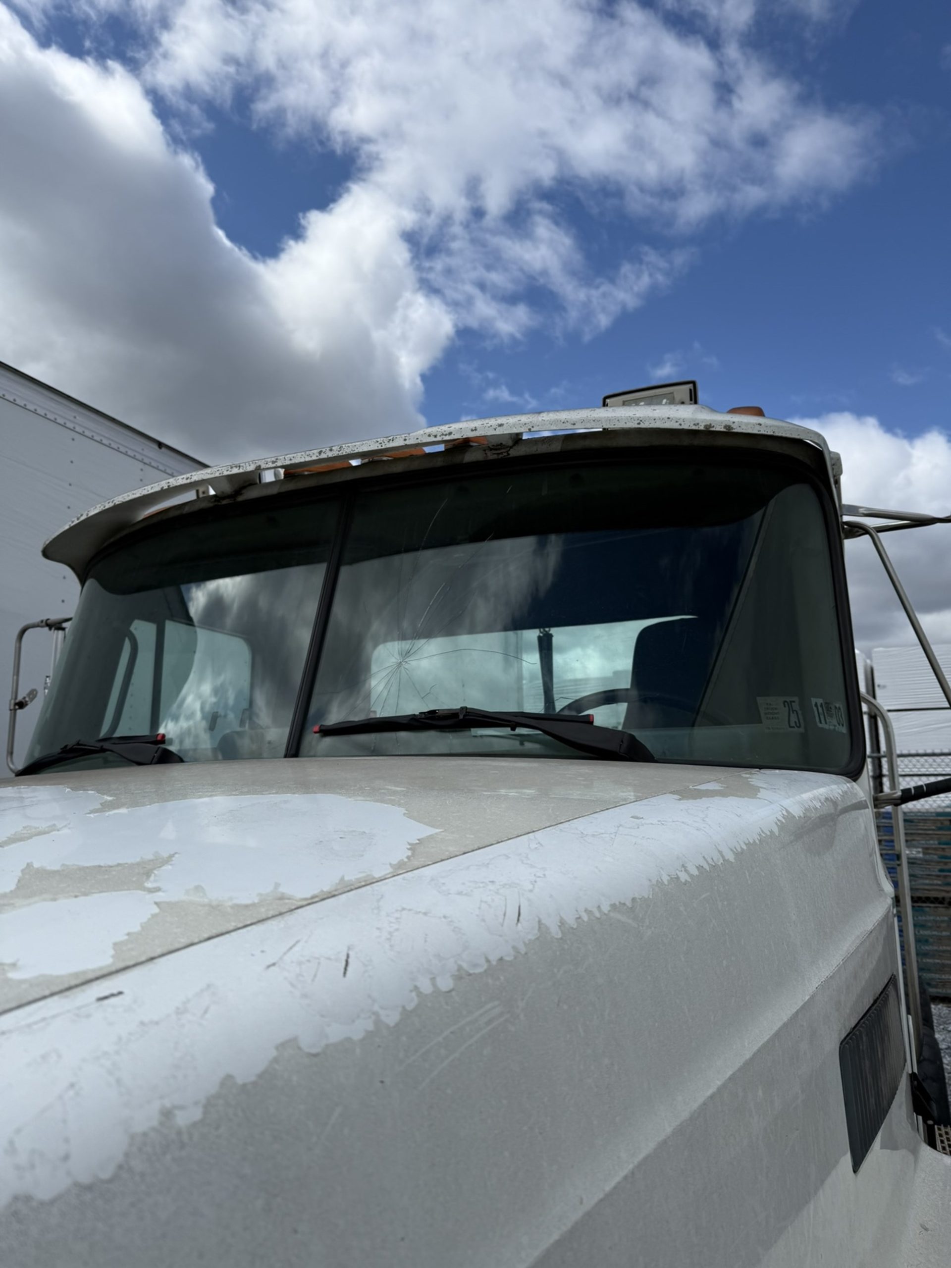 1990 MACK 600 - image 2 of 6