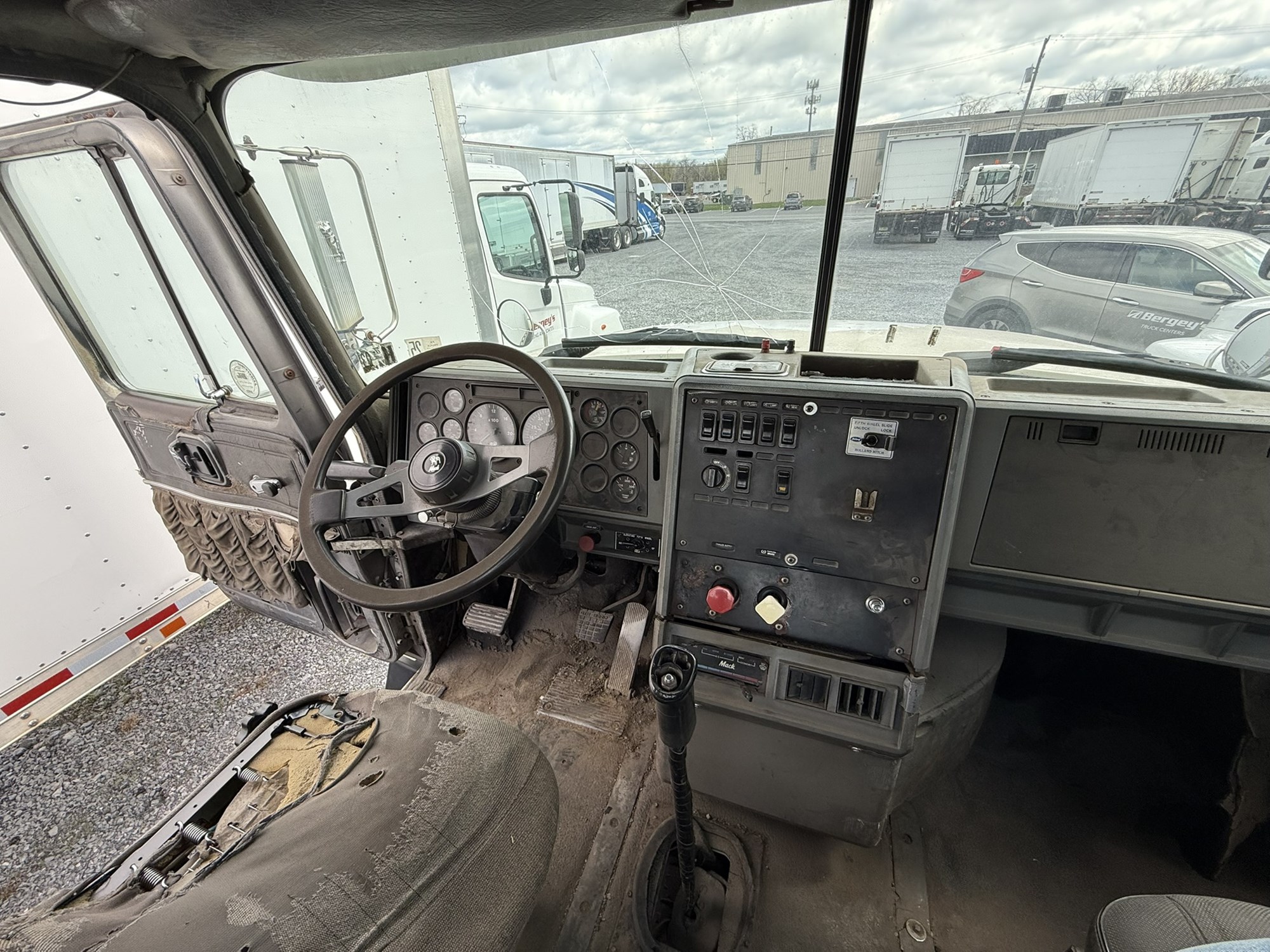 1990 MACK 600 - image 6 of 6