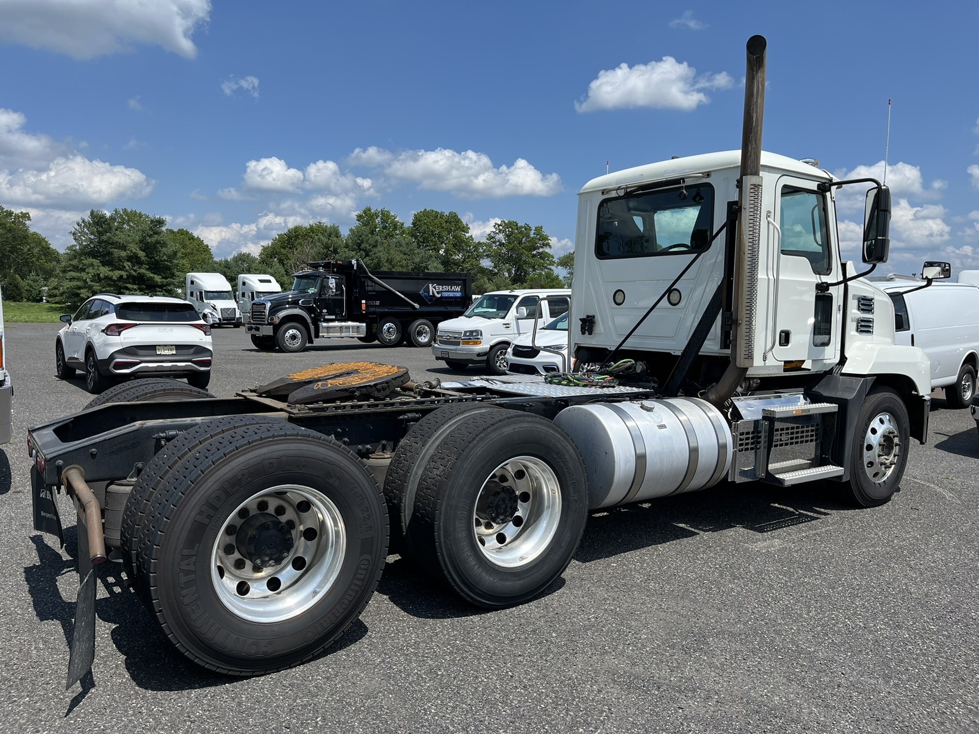 2020 MACK AN64T - image 4 of 6