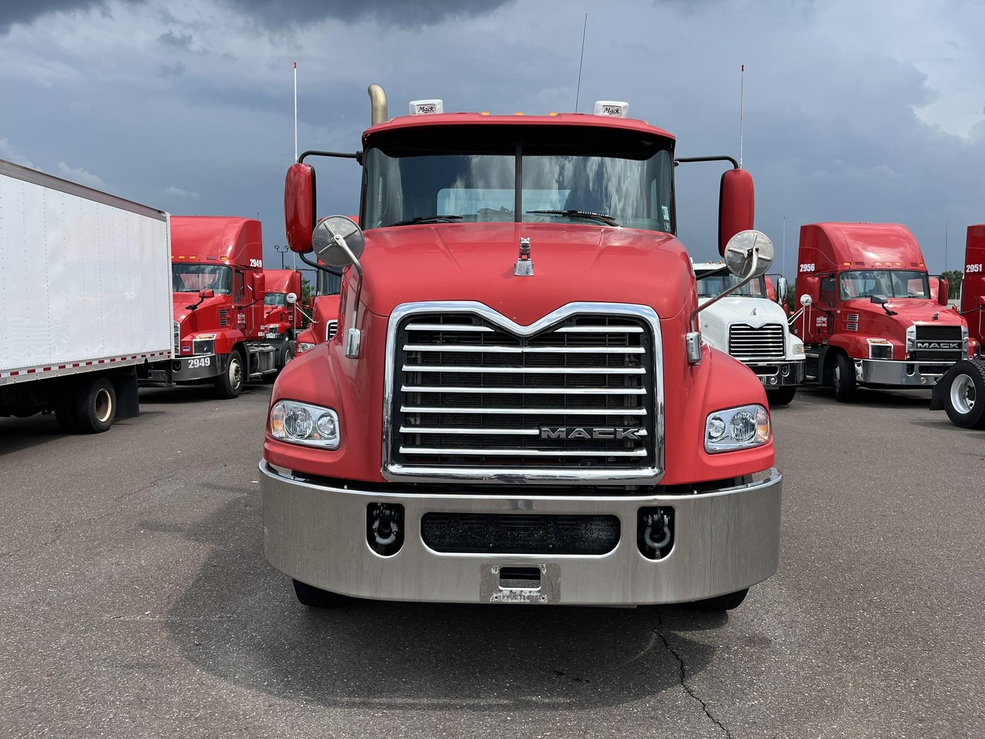 2015 MACK CXU613 - image 2 of 6