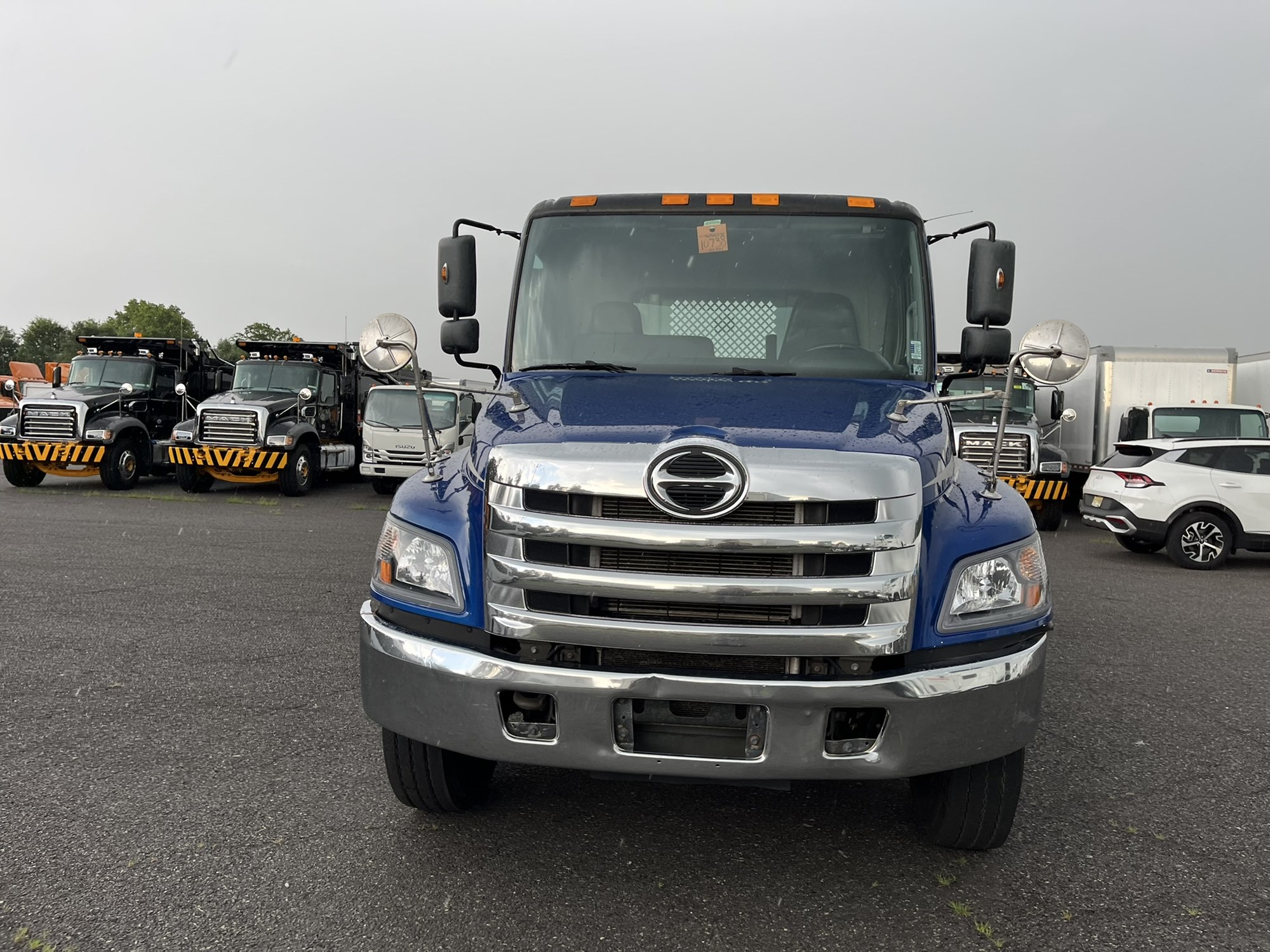 2019 HINO 338 - image 2 of 6