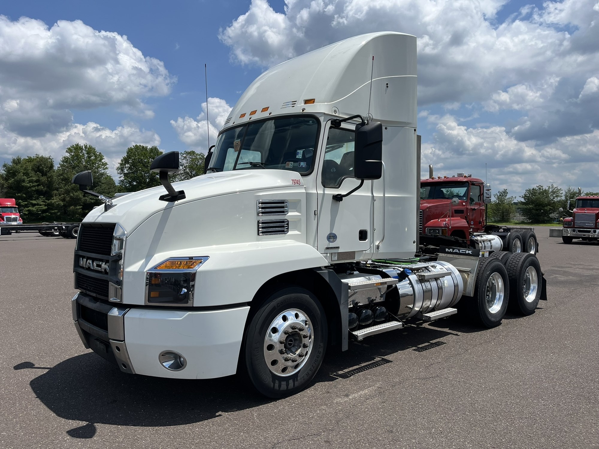 2019 MACK AN64T - image 1 of 6